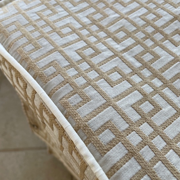 Custom Luxury Crate Cover for Discriminating Dogs - Picture 2 of 5